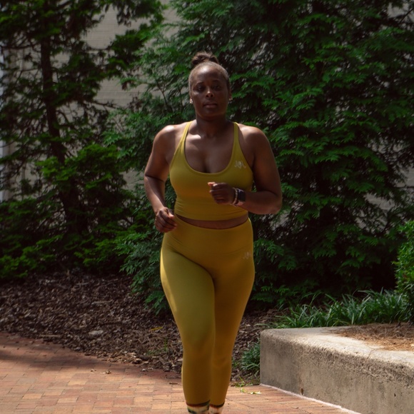 A&A Bra and Tights Workout Set - Picture 7 of 10